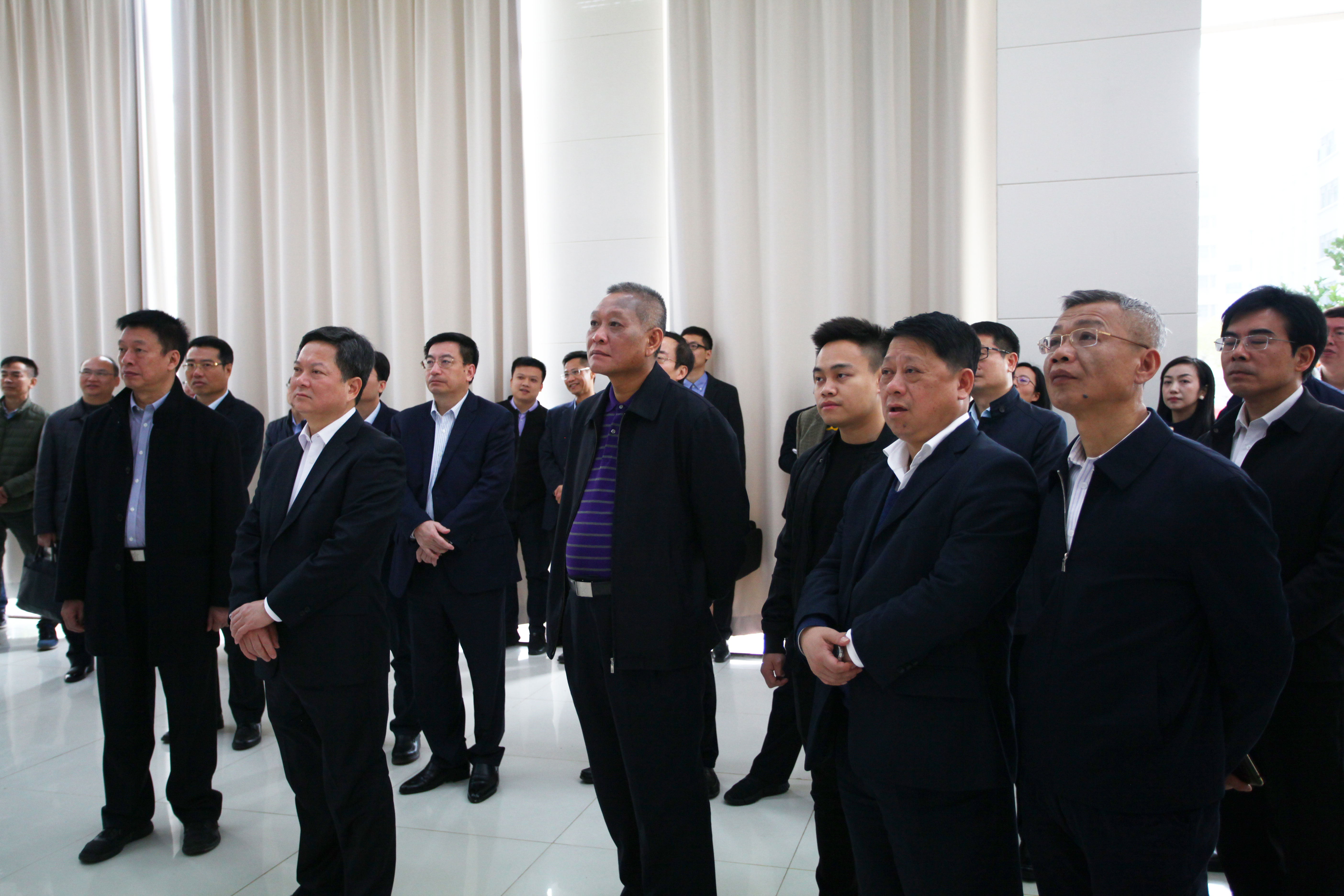 汕头市委书记方利旭带队莅临广东众发国际电气调研